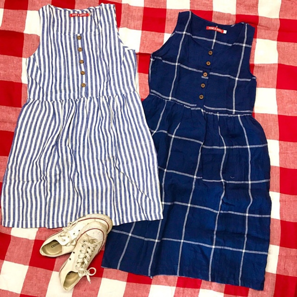 ISO Pyne & Smith dresses sz MED with buttons. - Picture 1 of 1